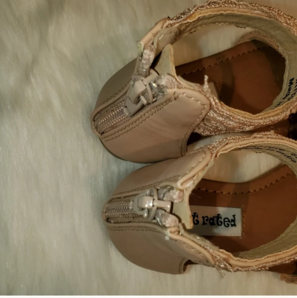 GIRLS SANDALS NOT RATED - Picture 8 of 9